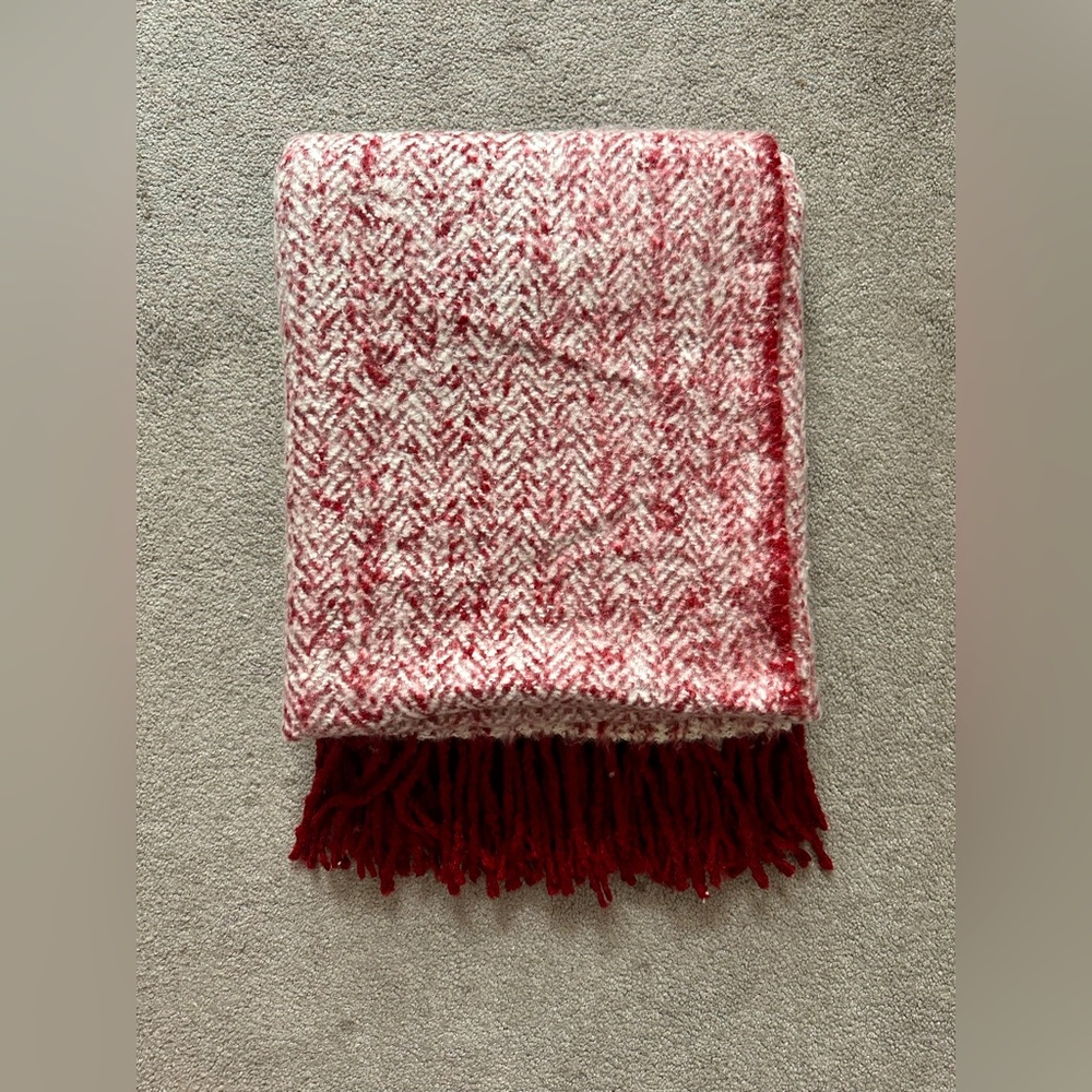 H&M 51”x67” throw